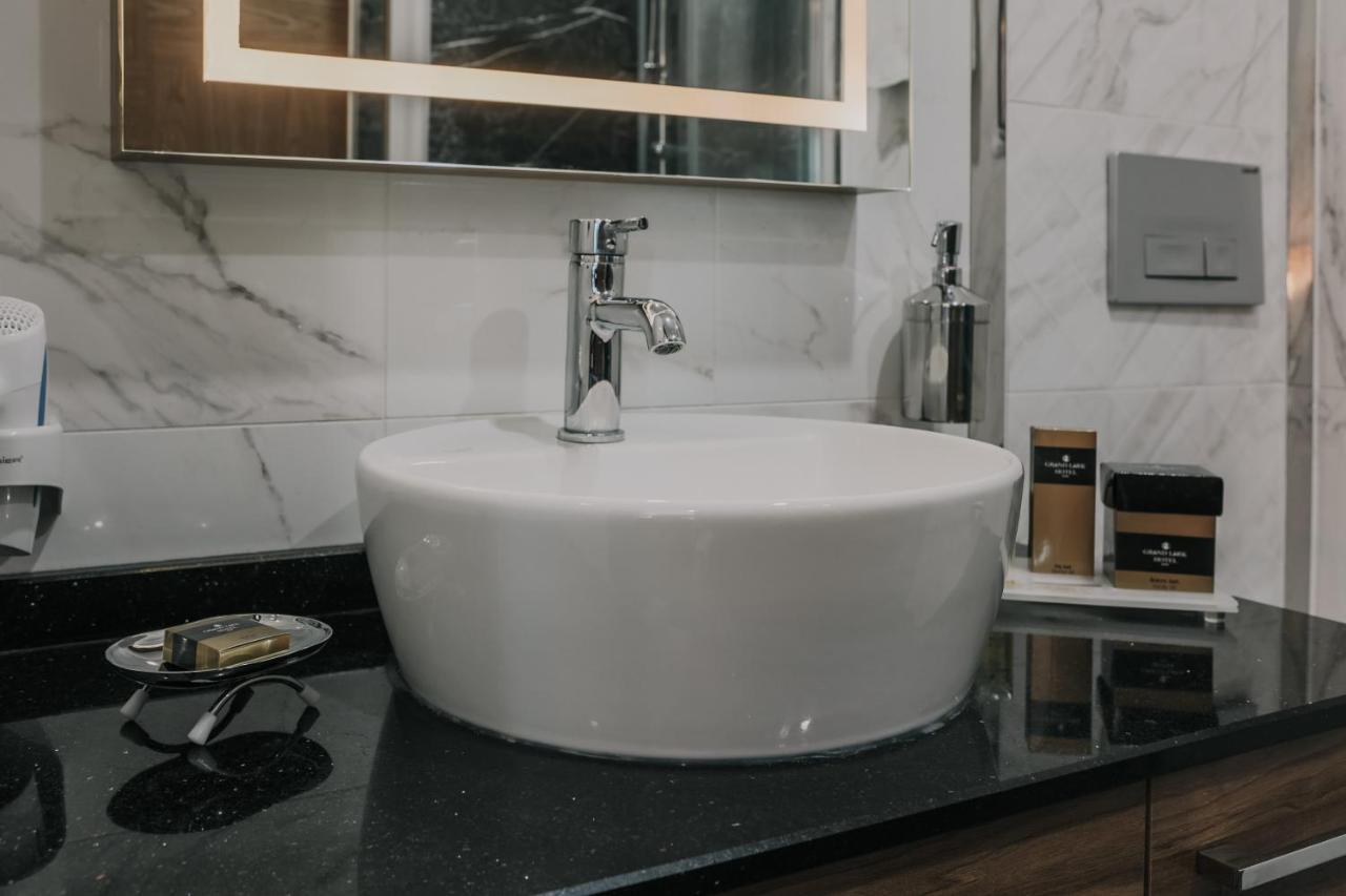 Otel Grand Lark 이스탄불 외부 사진